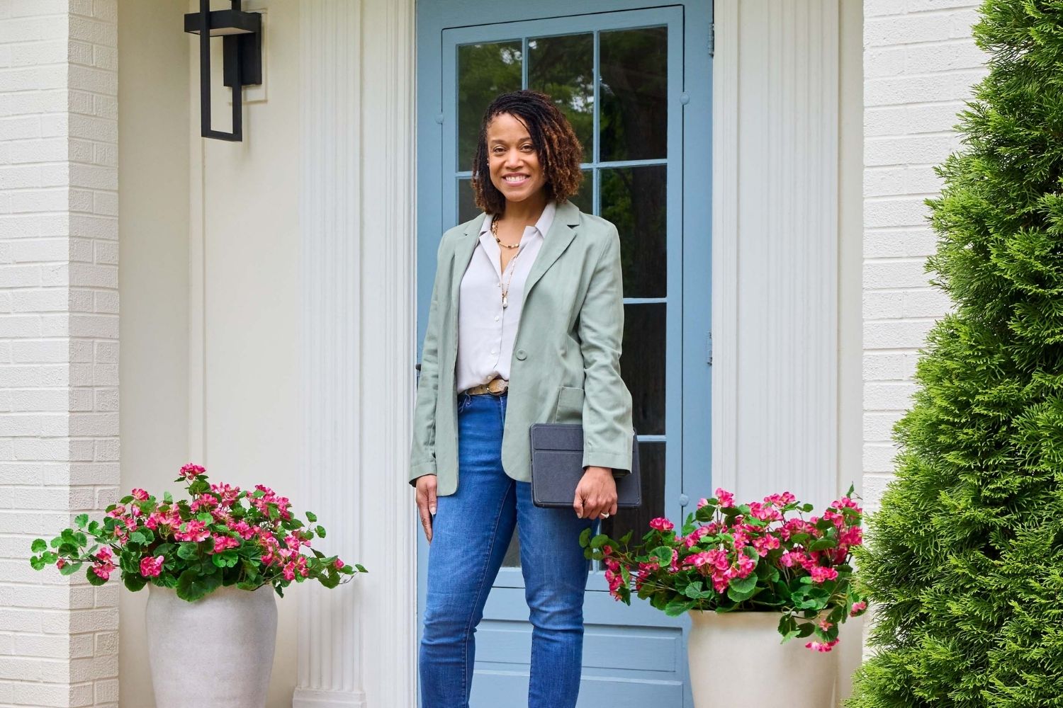 agent_at_blue_front_door_h